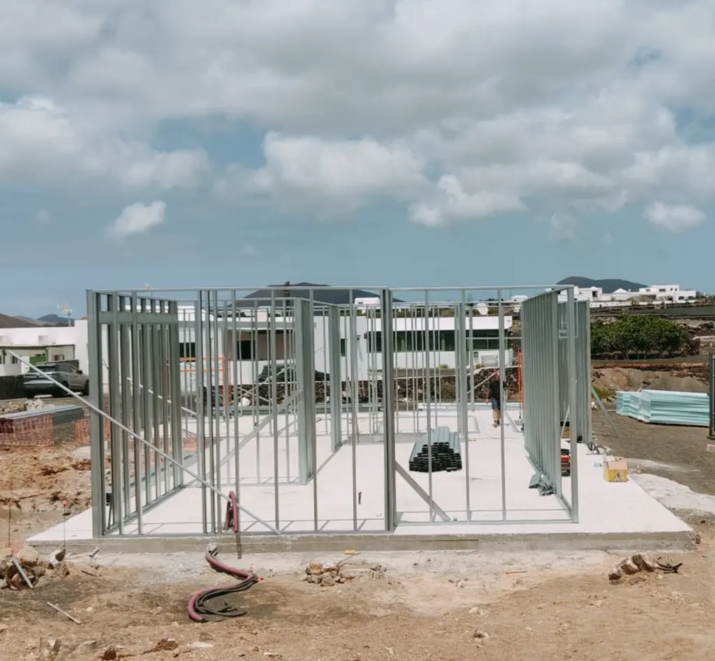 una casa construida con steel framing en proceso