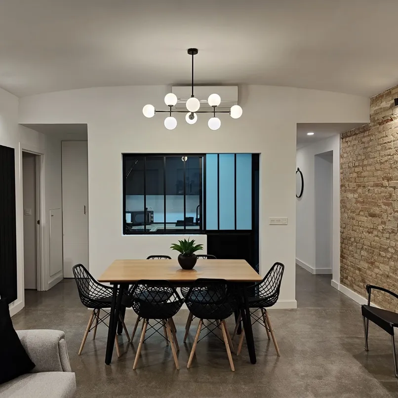 Salón reformado por AMR